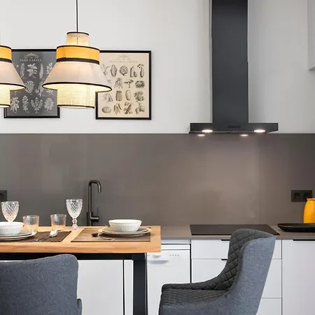 Magno Alvarez Quintero Apartment